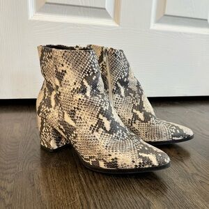 Madden Girl Daphne Bootie in White Snake Size 7.5